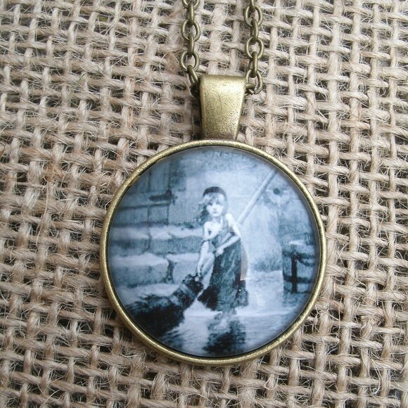 Les Miserables Glass Cabochon Pendant Necklace - Picture 1 of 12